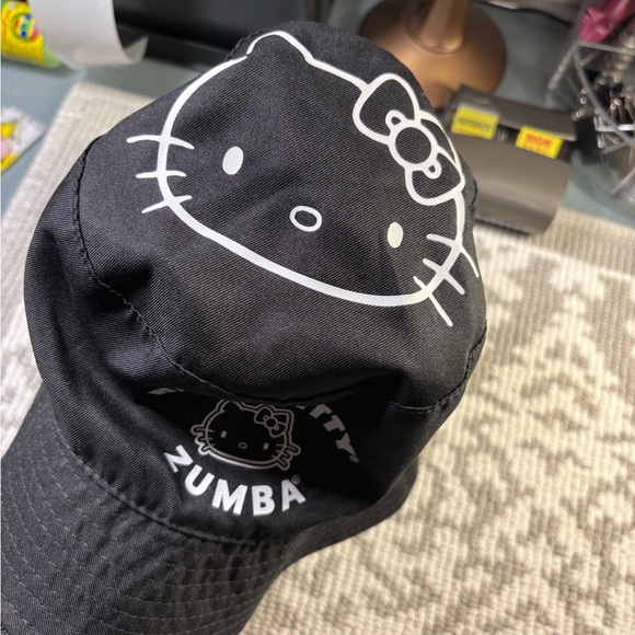 Hello Kitty X Zumba Bundle- Crossbody, Bucket Hat, Tote - Picture 10 of 12